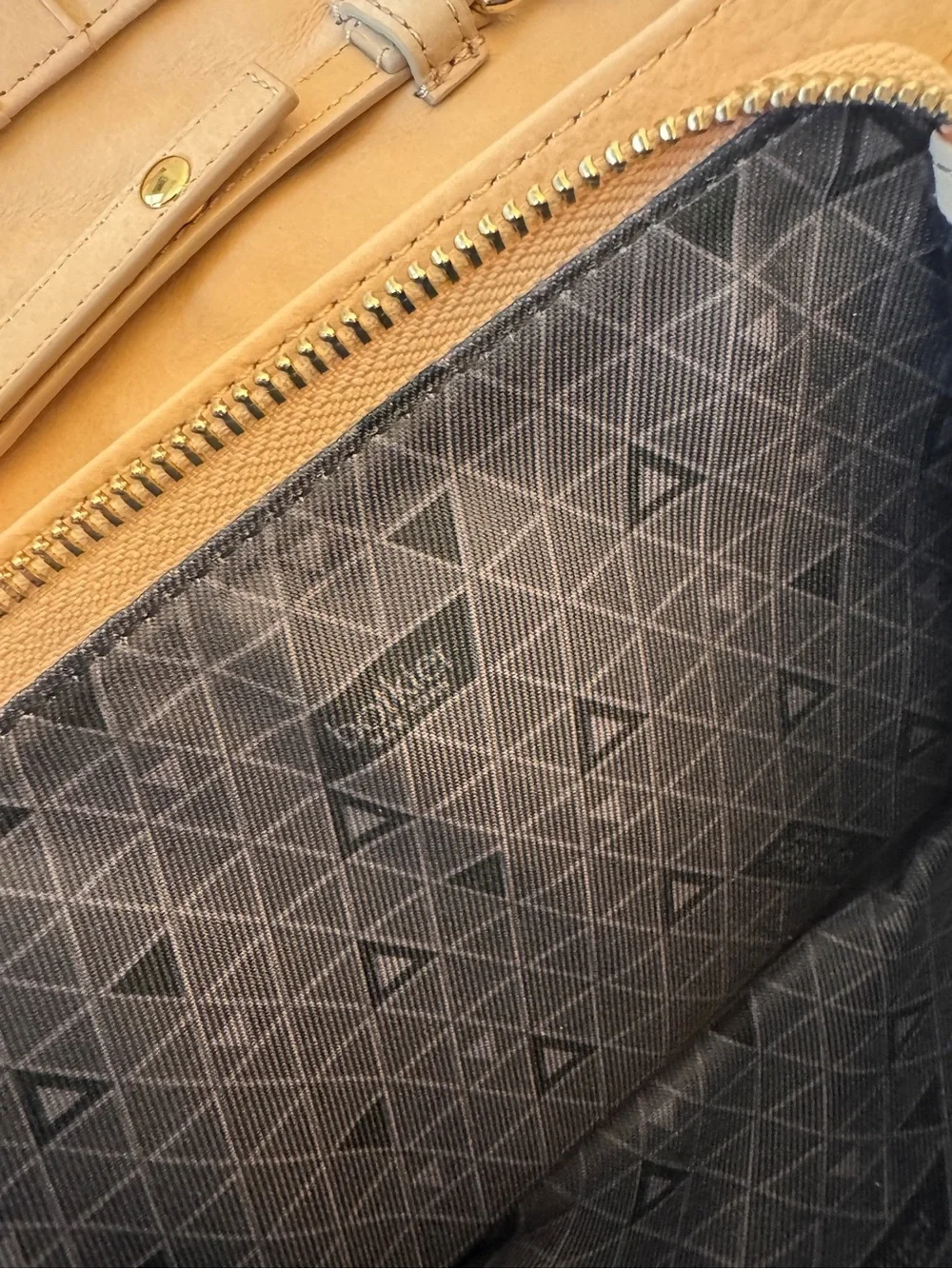 Botkier sleek quilted